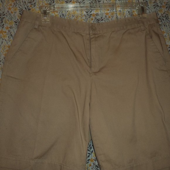 Shorts - Picture 2 of 6